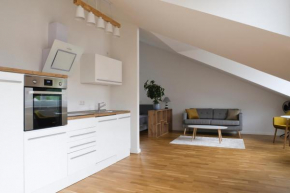 Bestensee Apartment nähe See und BER, Tesla